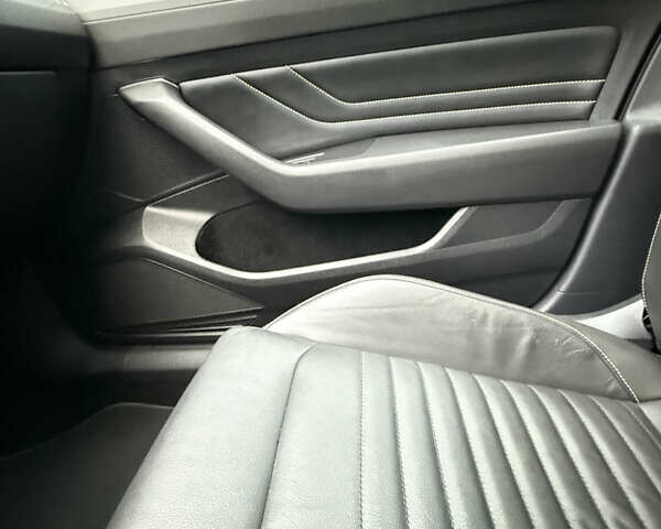 Белый Фольксваген Пассат, объемом двигателя 2 л и пробегом 205 тыс. км за 27500 $, фото 92 на Automoto.ua