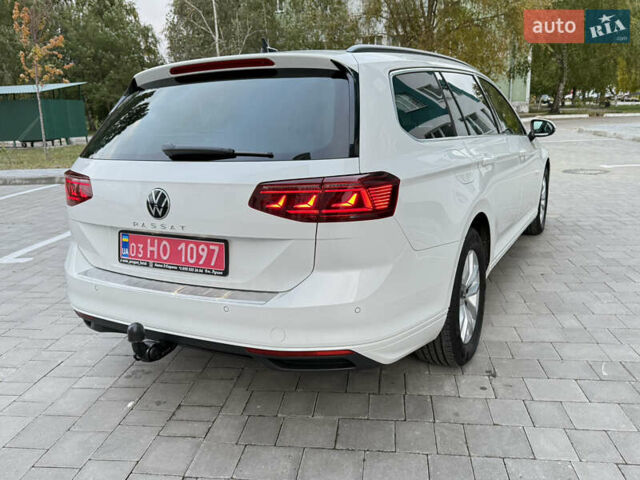 Белый Фольксваген Пассат, объемом двигателя 2 л и пробегом 205 тыс. км за 27500 $, фото 175 на Automoto.ua
