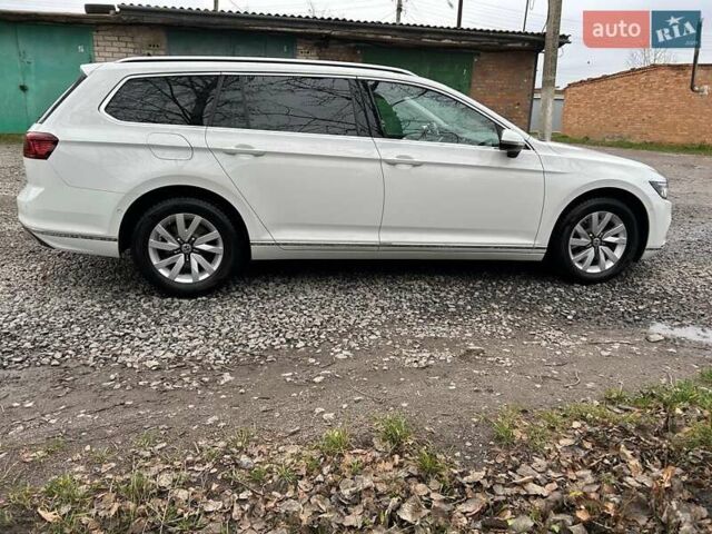 Белый Фольксваген Пассат, объемом двигателя 1.97 л и пробегом 215 тыс. км за 24500 $, фото 6 на Automoto.ua