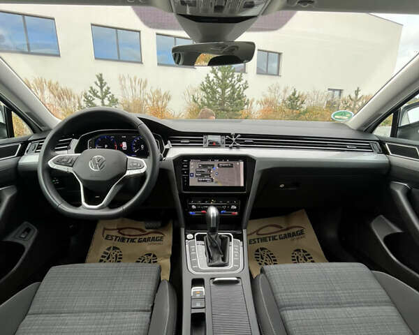 Белый Фольксваген Пассат, объемом двигателя 1.97 л и пробегом 168 тыс. км за 27349 $, фото 66 на Automoto.ua