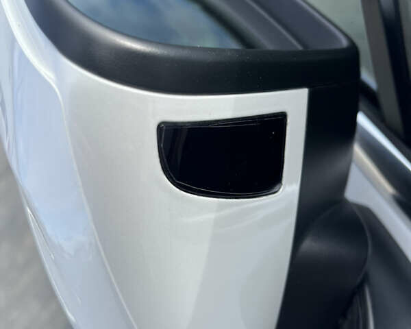 Белый Фольксваген Пассат, объемом двигателя 1.97 л и пробегом 168 тыс. км за 27349 $, фото 24 на Automoto.ua