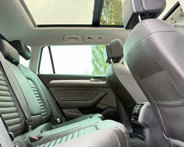 Белый Фольксваген Пассат, объемом двигателя 2 л и пробегом 205 тыс. км за 27500 $, фото 114 на Automoto.ua