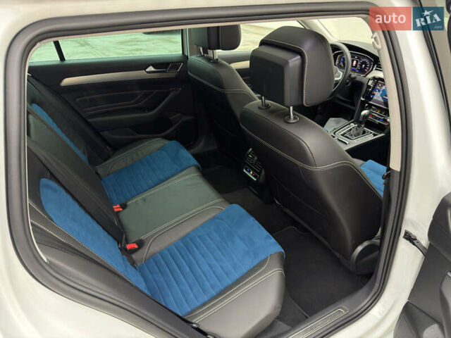 Белый Фольксваген Пассат, объемом двигателя 2 л и пробегом 196 тыс. км за 24999 $, фото 32 на Automoto.ua