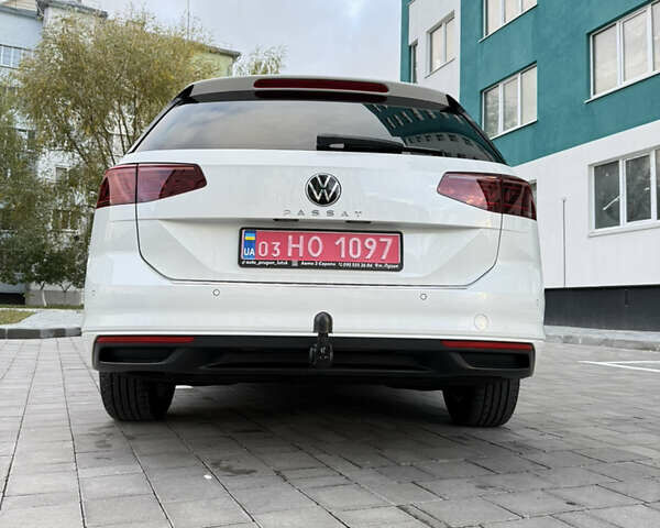 Белый Фольксваген Пассат, объемом двигателя 2 л и пробегом 205 тыс. км за 27500 $, фото 25 на Automoto.ua