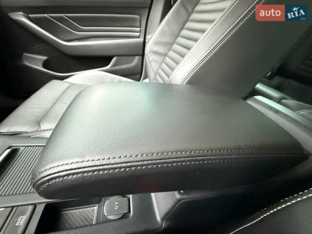 Белый Фольксваген Пассат, объемом двигателя 2 л и пробегом 205 тыс. км за 27500 $, фото 134 на Automoto.ua