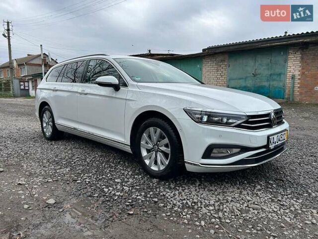 Белый Фольксваген Пассат, объемом двигателя 1.97 л и пробегом 215 тыс. км за 24500 $, фото 3 на Automoto.ua