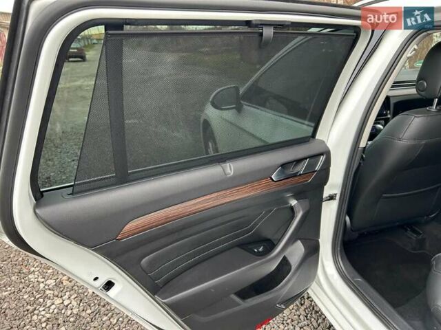 Белый Фольксваген Пассат, объемом двигателя 1.97 л и пробегом 215 тыс. км за 24500 $, фото 27 на Automoto.ua