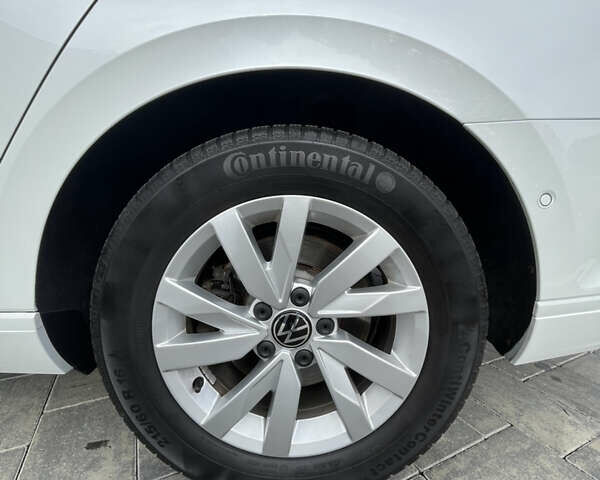 Белый Фольксваген Пассат, объемом двигателя 1.97 л и пробегом 168 тыс. км за 27349 $, фото 44 на Automoto.ua