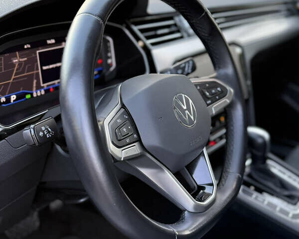 Белый Фольксваген Пассат, объемом двигателя 2 л и пробегом 197 тыс. км за 23700 $, фото 31 на Automoto.ua