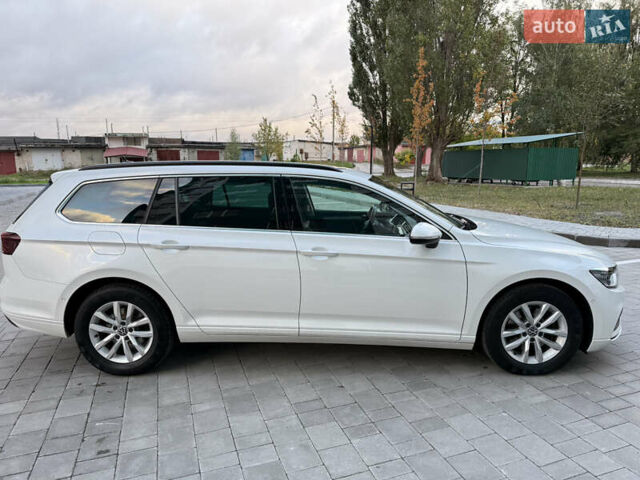 Белый Фольксваген Пассат, объемом двигателя 2 л и пробегом 205 тыс. км за 27500 $, фото 38 на Automoto.ua