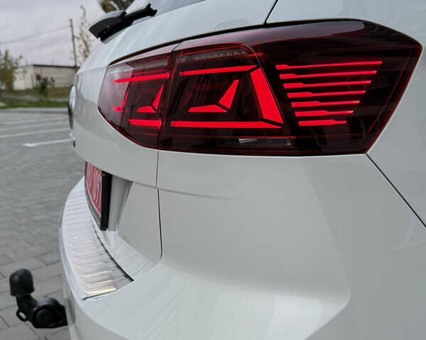 Белый Фольксваген Пассат, объемом двигателя 2 л и пробегом 205 тыс. км за 27500 $, фото 177 на Automoto.ua