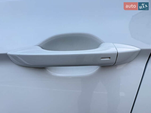 Белый Фольксваген Пассат, объемом двигателя 2 л и пробегом 205 тыс. км за 27500 $, фото 48 на Automoto.ua