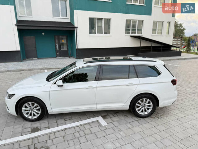 Белый Фольксваген Пассат, объемом двигателя 2 л и пробегом 205 тыс. км за 27500 $, фото 14 на Automoto.ua