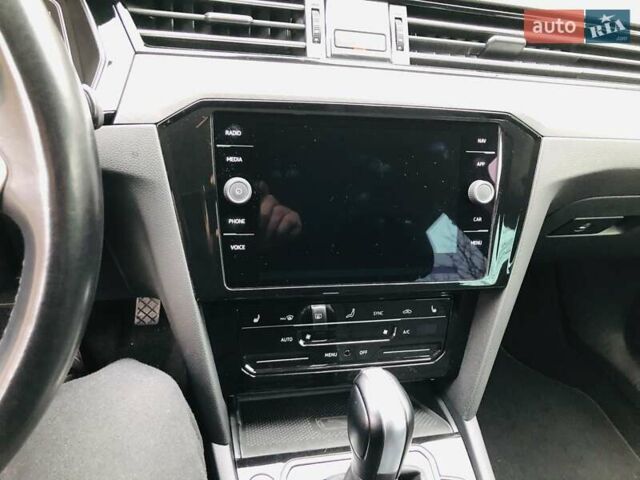 Белый Фольксваген Пассат, объемом двигателя 1.97 л и пробегом 235 тыс. км за 22800 $, фото 35 на Automoto.ua