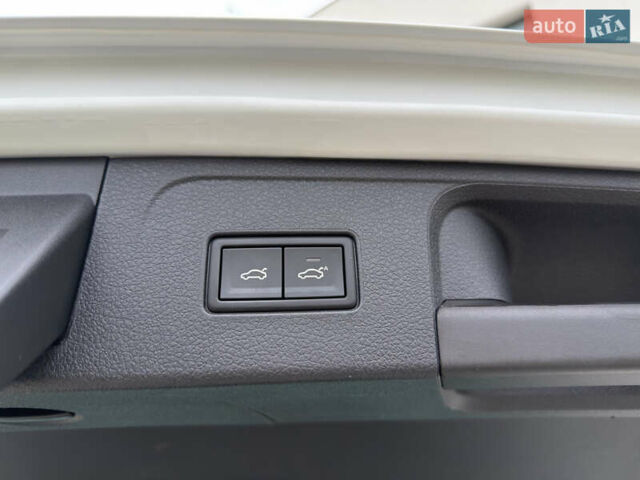 Білий Фольксваген Пассат, об'ємом двигуна 2 л та пробігом 156 тис. км за 26999 $, фото 35 на Automoto.ua