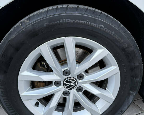 Белый Фольксваген Пассат, объемом двигателя 2 л и пробегом 205 тыс. км за 27500 $, фото 45 на Automoto.ua