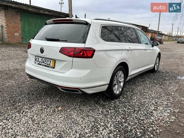 Белый Фольксваген Пассат, объемом двигателя 1.97 л и пробегом 215 тыс. км за 24500 $, фото 9 на Automoto.ua