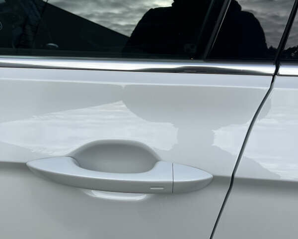 Белый Фольксваген Пассат, объемом двигателя 1.97 л и пробегом 168 тыс. км за 27349 $, фото 33 на Automoto.ua