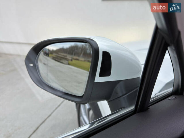 Білий Фольксваген Пассат, об'ємом двигуна 2 л та пробігом 156 тис. км за 26999 $, фото 31 на Automoto.ua