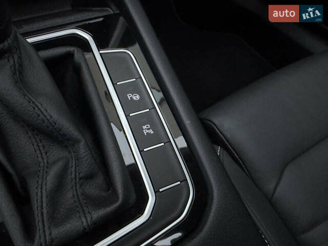 Білий Фольксваген Пассат, об'ємом двигуна 2 л та пробігом 156 тис. км за 26999 $, фото 27 на Automoto.ua