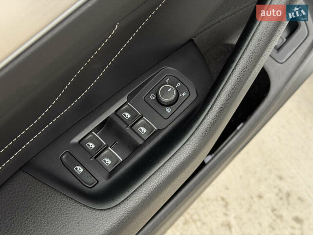 Белый Фольксваген Пассат, объемом двигателя 2 л и пробегом 196 тыс. км за 24999 $, фото 28 на Automoto.ua