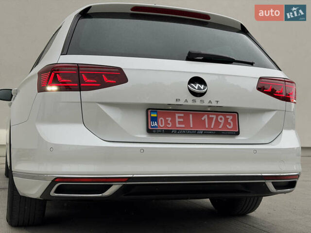 Белый Фольксваген Пассат, объемом двигателя 2 л и пробегом 196 тыс. км за 24999 $, фото 12 на Automoto.ua