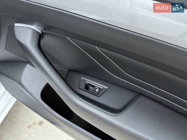 Білий Фольксваген Пассат, об'ємом двигуна 2 л та пробігом 156 тис. км за 26999 $, фото 42 на Automoto.ua