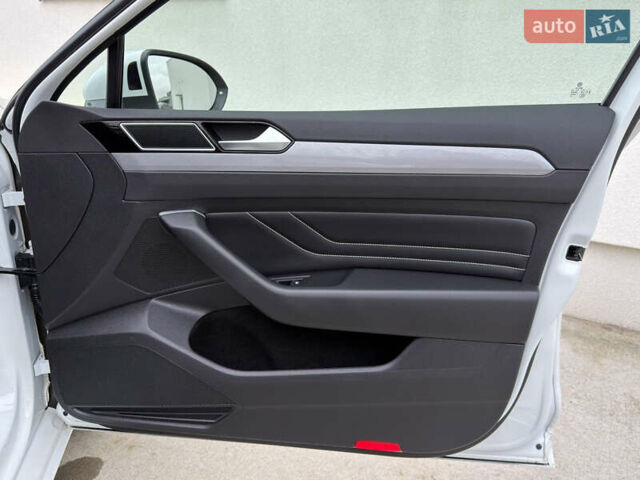 Білий Фольксваген Пассат, об'ємом двигуна 2 л та пробігом 156 тис. км за 26999 $, фото 41 на Automoto.ua