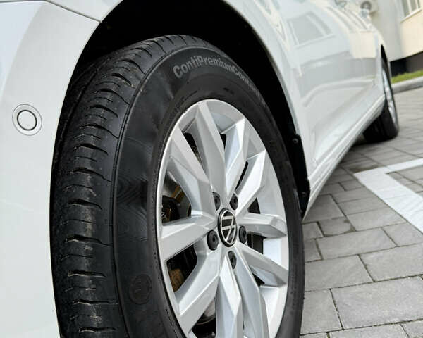 Белый Фольксваген Пассат, объемом двигателя 2 л и пробегом 205 тыс. км за 27500 $, фото 56 на Automoto.ua