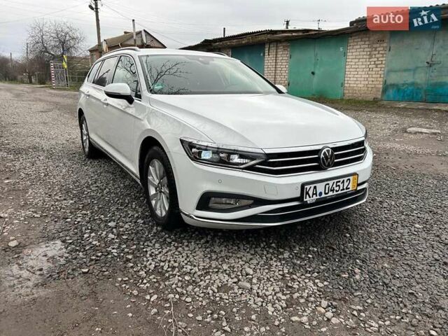 Белый Фольксваген Пассат, объемом двигателя 1.97 л и пробегом 215 тыс. км за 24500 $, фото 10 на Automoto.ua