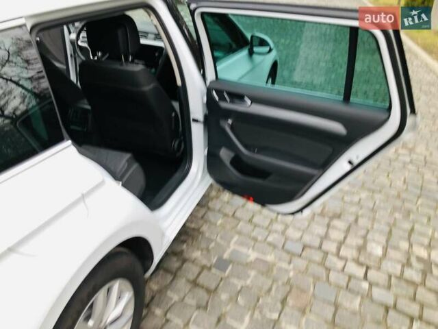 Белый Фольксваген Пассат, объемом двигателя 1.97 л и пробегом 235 тыс. км за 22800 $, фото 33 на Automoto.ua