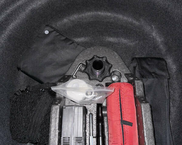 Белый Фольксваген Пассат, объемом двигателя 2 л и пробегом 205 тыс. км за 27500 $, фото 180 на Automoto.ua