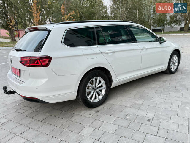 Белый Фольксваген Пассат, объемом двигателя 2 л и пробегом 205 тыс. км за 27500 $, фото 176 на Automoto.ua