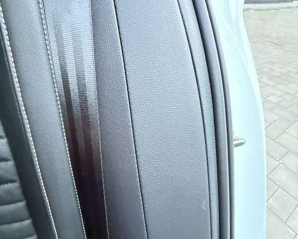 Белый Фольксваген Пассат, объемом двигателя 2 л и пробегом 205 тыс. км за 27500 $, фото 159 на Automoto.ua