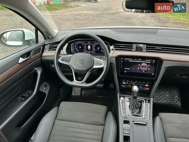 Белый Фольксваген Пассат, объемом двигателя 1.97 л и пробегом 215 тыс. км за 24500 $, фото 29 на Automoto.ua