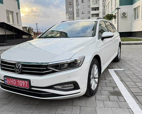 Белый Фольксваген Пассат, объемом двигателя 2 л и пробегом 205 тыс. км за 27500 $, фото 8 на Automoto.ua