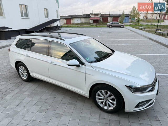 Белый Фольксваген Пассат, объемом двигателя 2 л и пробегом 205 тыс. км за 27500 $, фото 41 на Automoto.ua
