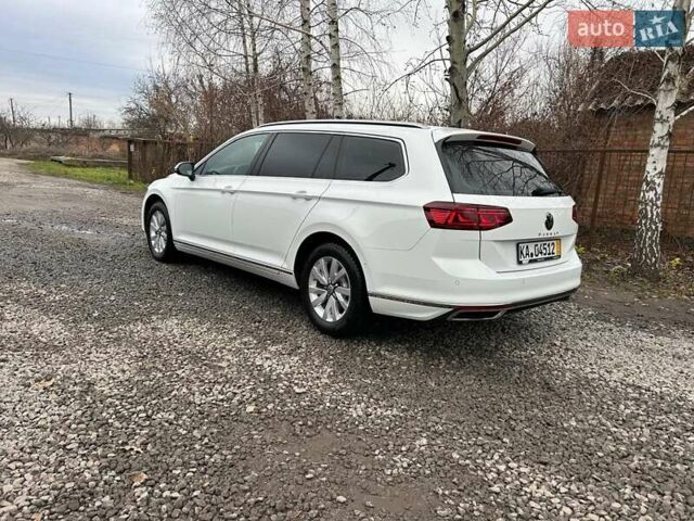 Белый Фольксваген Пассат, объемом двигателя 1.97 л и пробегом 215 тыс. км за 24500 $, фото 7 на Automoto.ua