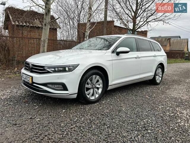 Белый Фольксваген Пассат, объемом двигателя 1.97 л и пробегом 215 тыс. км за 24500 $, фото 2 на Automoto.ua