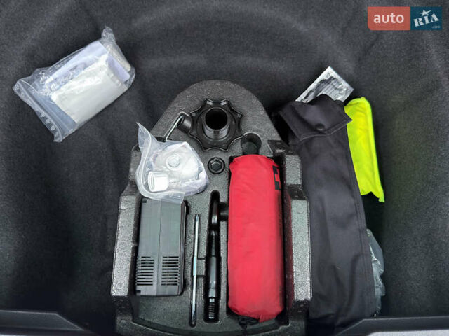 Білий Фольксваген Пассат, об'ємом двигуна 2 л та пробігом 156 тис. км за 26999 $, фото 36 на Automoto.ua