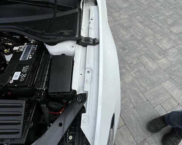 Белый Фольксваген Пассат, объемом двигателя 1.97 л и пробегом 168 тыс. км за 27349 $, фото 47 на Automoto.ua