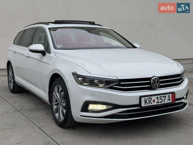 Білий Фольксваген Пассат, об'ємом двигуна 2 л та пробігом 156 тис. км за 26999 $, фото 2 на Automoto.ua
