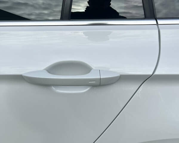 Белый Фольксваген Пассат, объемом двигателя 1.97 л и пробегом 168 тыс. км за 27349 $, фото 32 на Automoto.ua