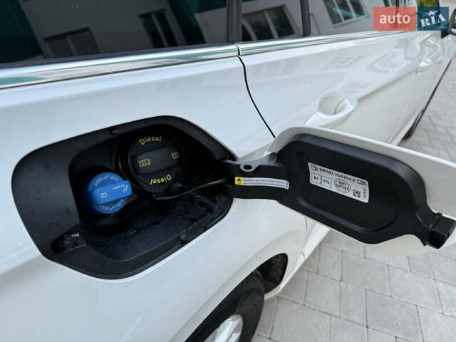 Белый Фольксваген Пассат, объемом двигателя 2 л и пробегом 205 тыс. км за 27500 $, фото 36 на Automoto.ua