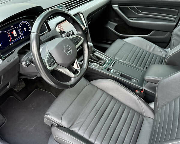 Белый Фольксваген Пассат, объемом двигателя 2 л и пробегом 205 тыс. км за 27500 $, фото 71 на Automoto.ua