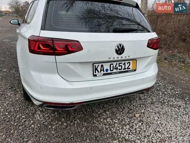 Белый Фольксваген Пассат, объемом двигателя 1.97 л и пробегом 215 тыс. км за 24500 $, фото 38 на Automoto.ua