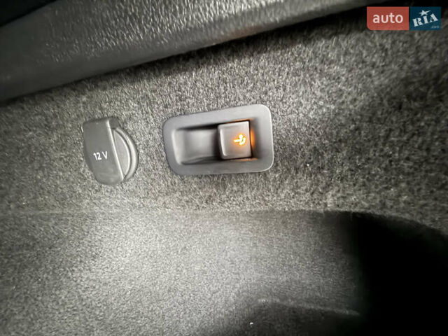 Белый Фольксваген Пассат, объемом двигателя 2 л и пробегом 205 тыс. км за 27500 $, фото 109 на Automoto.ua