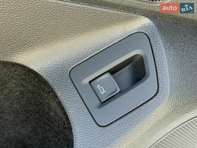 Белый Фольксваген Пассат, объемом двигателя 1.97 л и пробегом 178 тыс. км за 22780 $, фото 26 на Automoto.ua