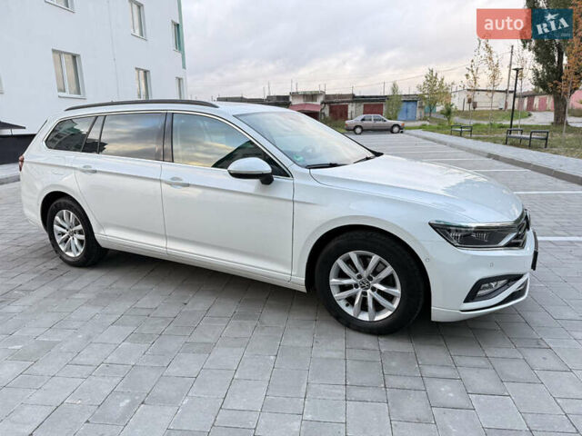 Белый Фольксваген Пассат, объемом двигателя 2 л и пробегом 205 тыс. км за 27500 $, фото 40 на Automoto.ua