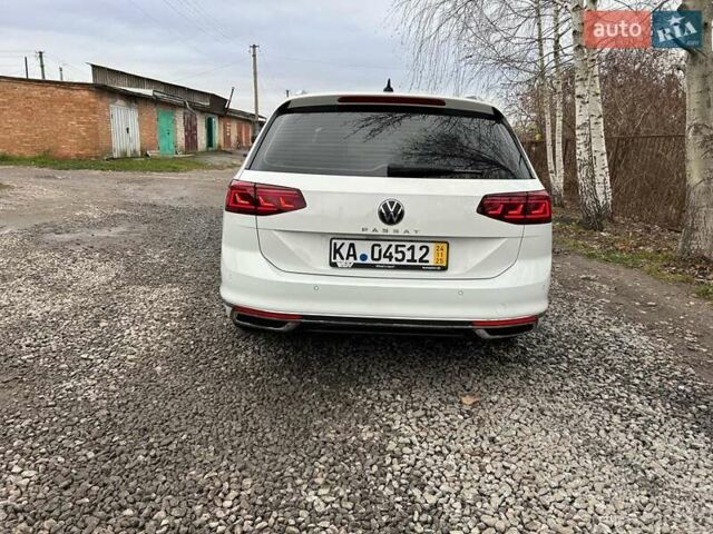 Белый Фольксваген Пассат, объемом двигателя 1.97 л и пробегом 215 тыс. км за 24500 $, фото 4 на Automoto.ua